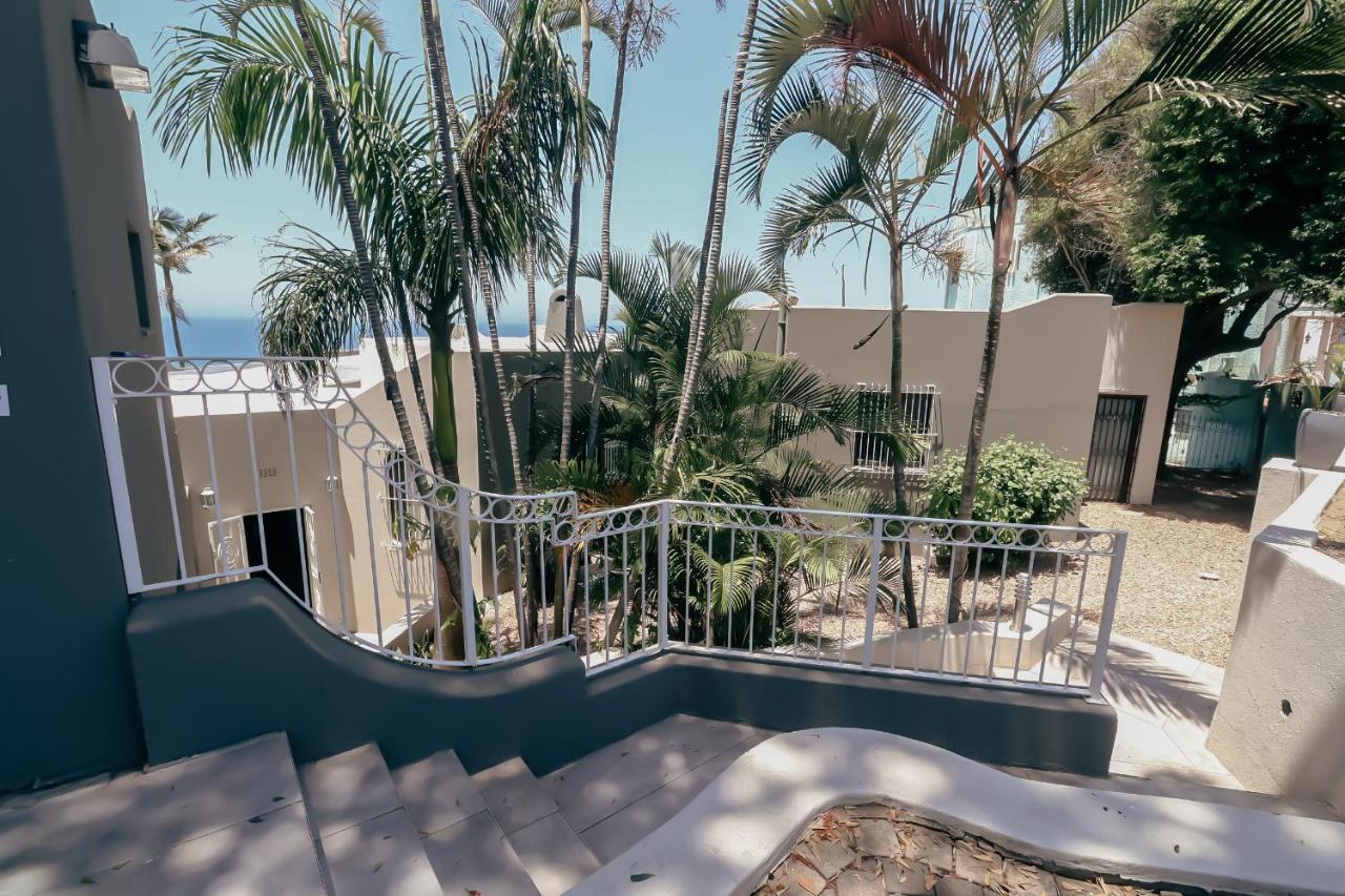 Ocean Rocks Villa, Umhlanga Дурбан Экстерьер фото